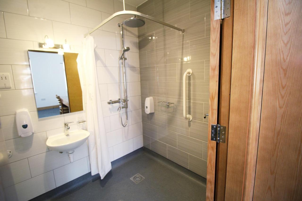 Flexistay Aparthotel Sutton Σάτον Εξωτερικό φωτογραφία