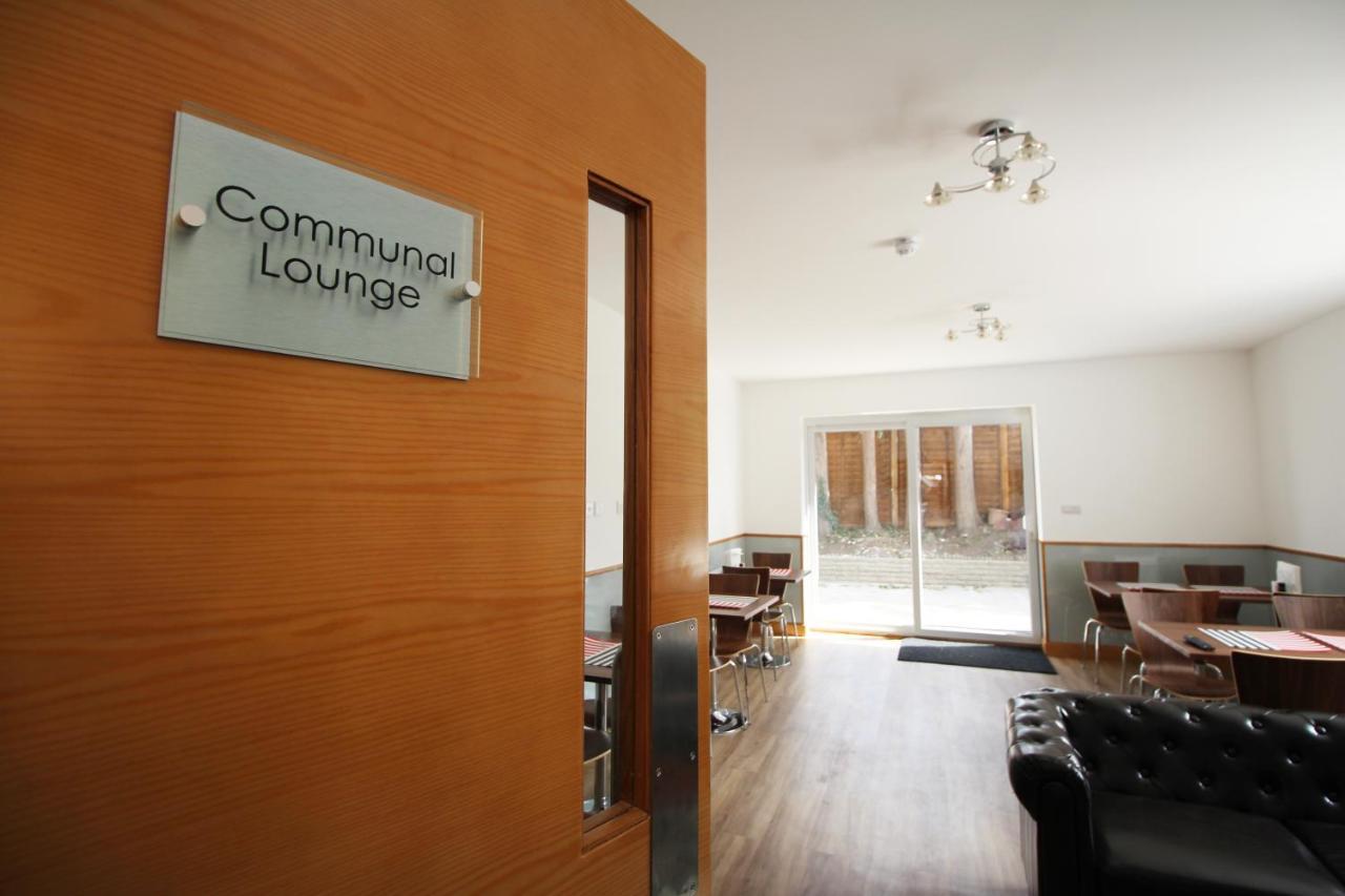 Flexistay Aparthotel Sutton Σάτον Εξωτερικό φωτογραφία
