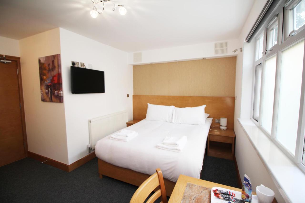 Flexistay Aparthotel Sutton Σάτον Εξωτερικό φωτογραφία