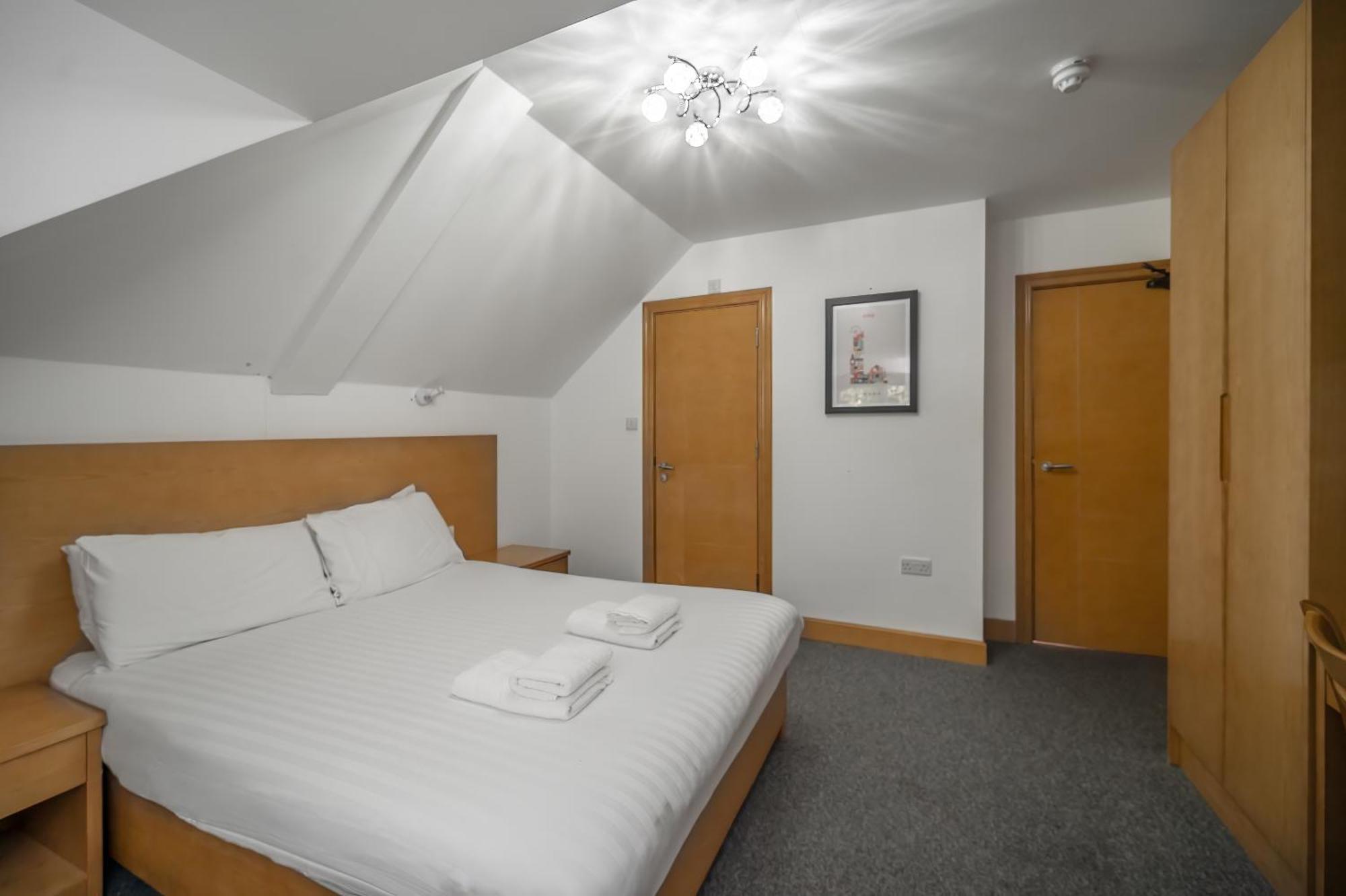 Flexistay Aparthotel Sutton Σάτον Εξωτερικό φωτογραφία