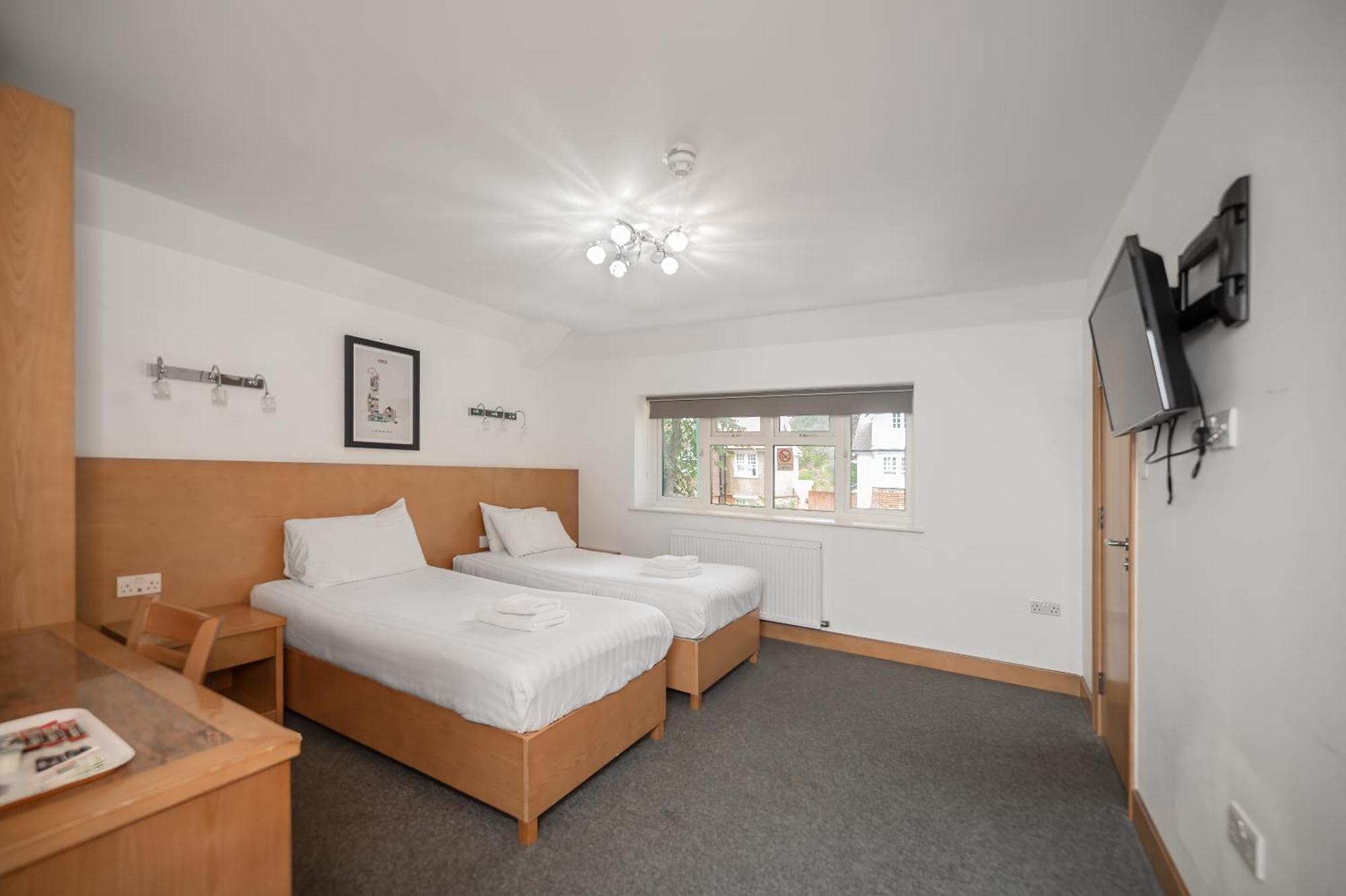 Flexistay Aparthotel Sutton Σάτον Εξωτερικό φωτογραφία