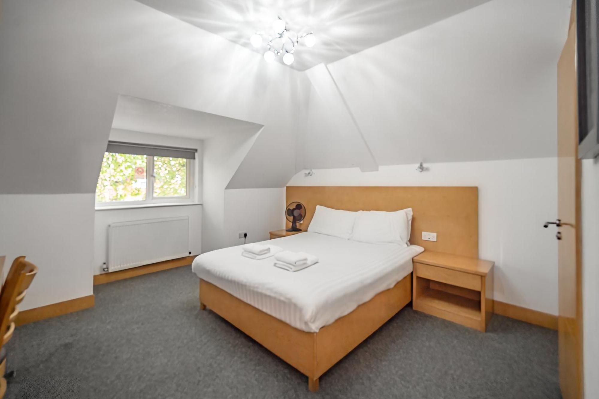 Flexistay Aparthotel Sutton Σάτον Εξωτερικό φωτογραφία