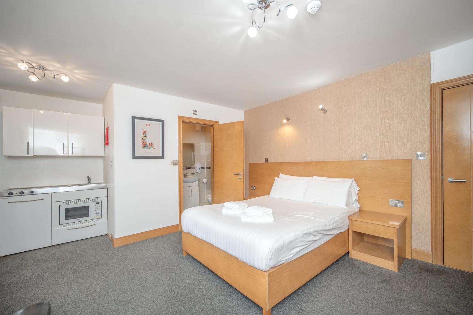 Flexistay Aparthotel Sutton Σάτον Εξωτερικό φωτογραφία