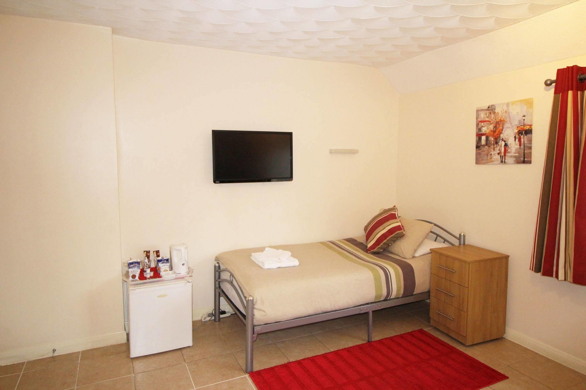 Flexistay Aparthotel Sutton Σάτον Εξωτερικό φωτογραφία