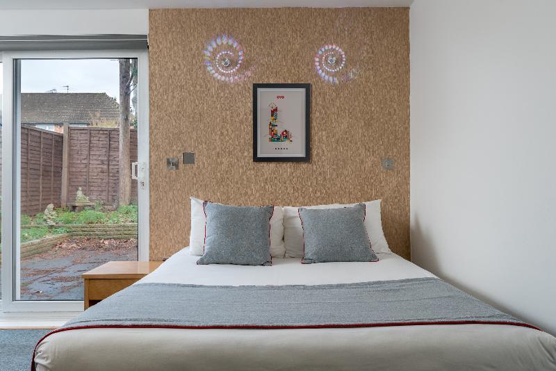 Flexistay Aparthotel Sutton Σάτον Εξωτερικό φωτογραφία